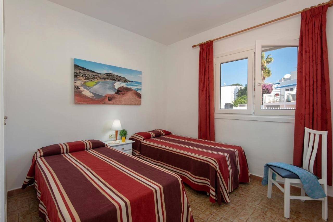 Rocas Blancas Apartments in Puerto del Carmen, Tías