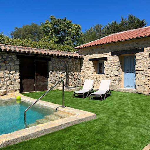 Casa de vacaciones para 8 personas, con jardín además de terraza y piscina, Se admiten mascotas en Sierra Norte - 2