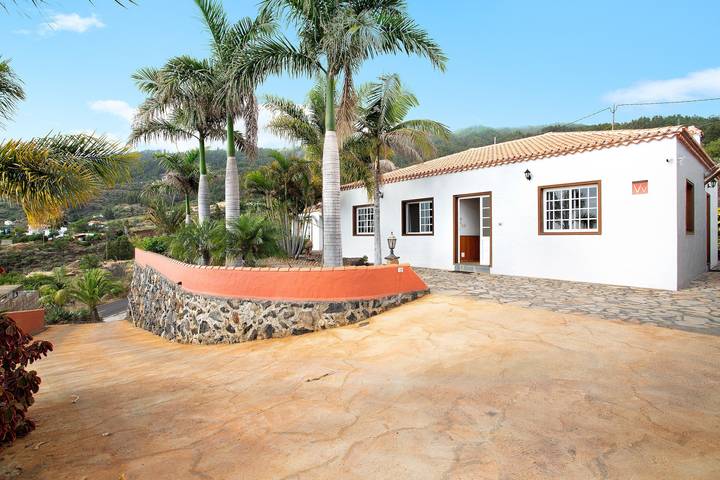 Vacation rental for 8 people, with Yard in La Palma