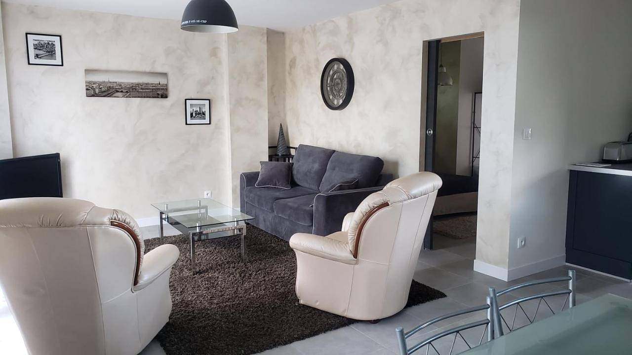 Appartement entier, Maisonnette au coeur du circuit des 24h du Mans in Mulsanne, Sarthe
