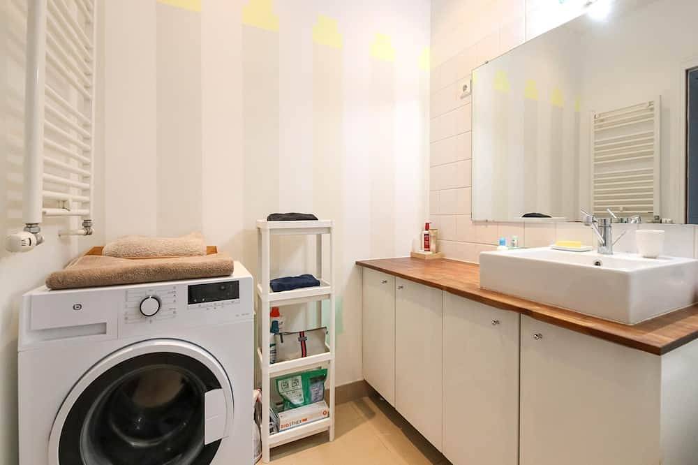 Entire apartment, Apartment in Paris near Line 14 Metro in Clichy, Hauts-de-Seine