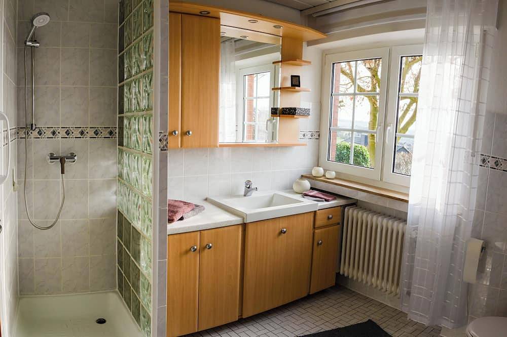Ganze Wohnung, Ferienwohnung \"Auf dem Buchenberge\" große Terrasse mit toller Aussicht in Lügde, Kreis Lippe
