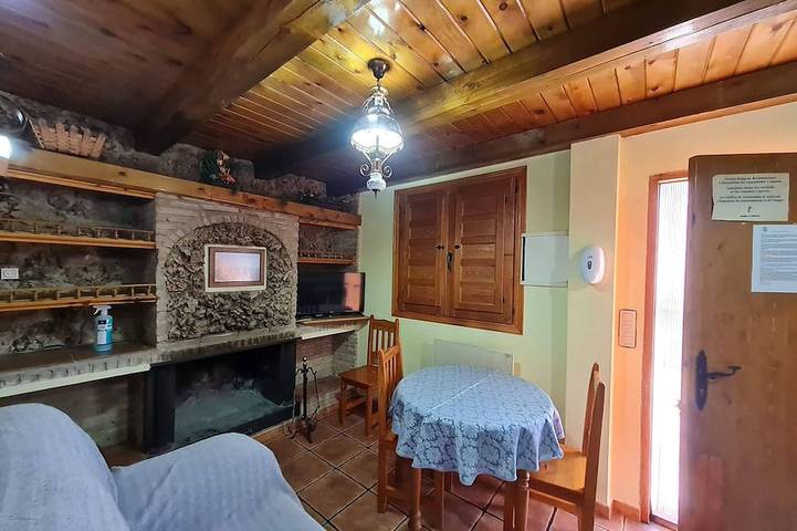 Romantic cottage with fireplace 1 bedroom next to hiking path in Nerpio, Albacete Provinz