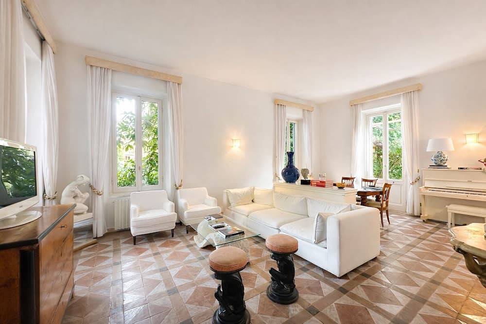 Phenomenal 5-bedroom villa in Santa Margherita Ligure awaits you in Santa Margherita Ligure, Riviera di Levante