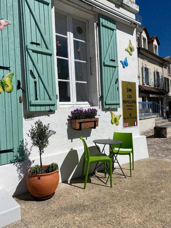 Gîte pour 2 personnes, avec vue et terrasse à Verteillac - 3