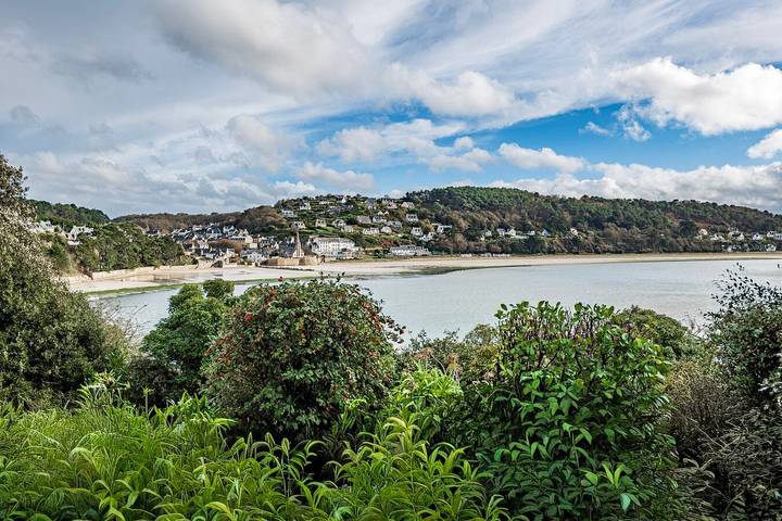 Location de vacances pour 10 personnes, avec vue sur l’océan et balcon/terrasse à Trédrez-Locquémeau