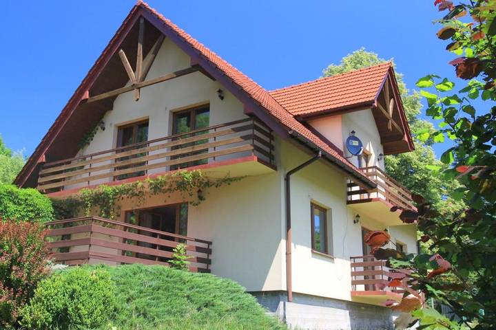 Gîte pour 5 personnes, avec jardin et vue, animaux acceptés à Pcim