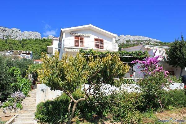Ganze Wohnung, Ferienwohnung in Pisak mit Meerblick, Terrasse, Klimaanlage, W-Lan (4722-2) in Pisak, Omis-Riviera