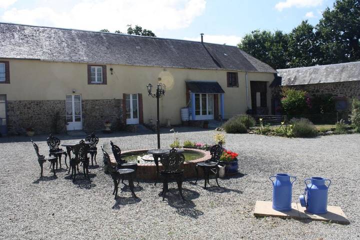Location de vacances pour 7 personnes, avec Terrasse ainsi que Jardin et Vue à Gorges