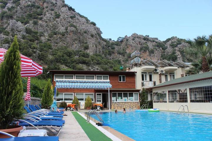 Hotel für 3 Personen, mit Garten und Pool - 1