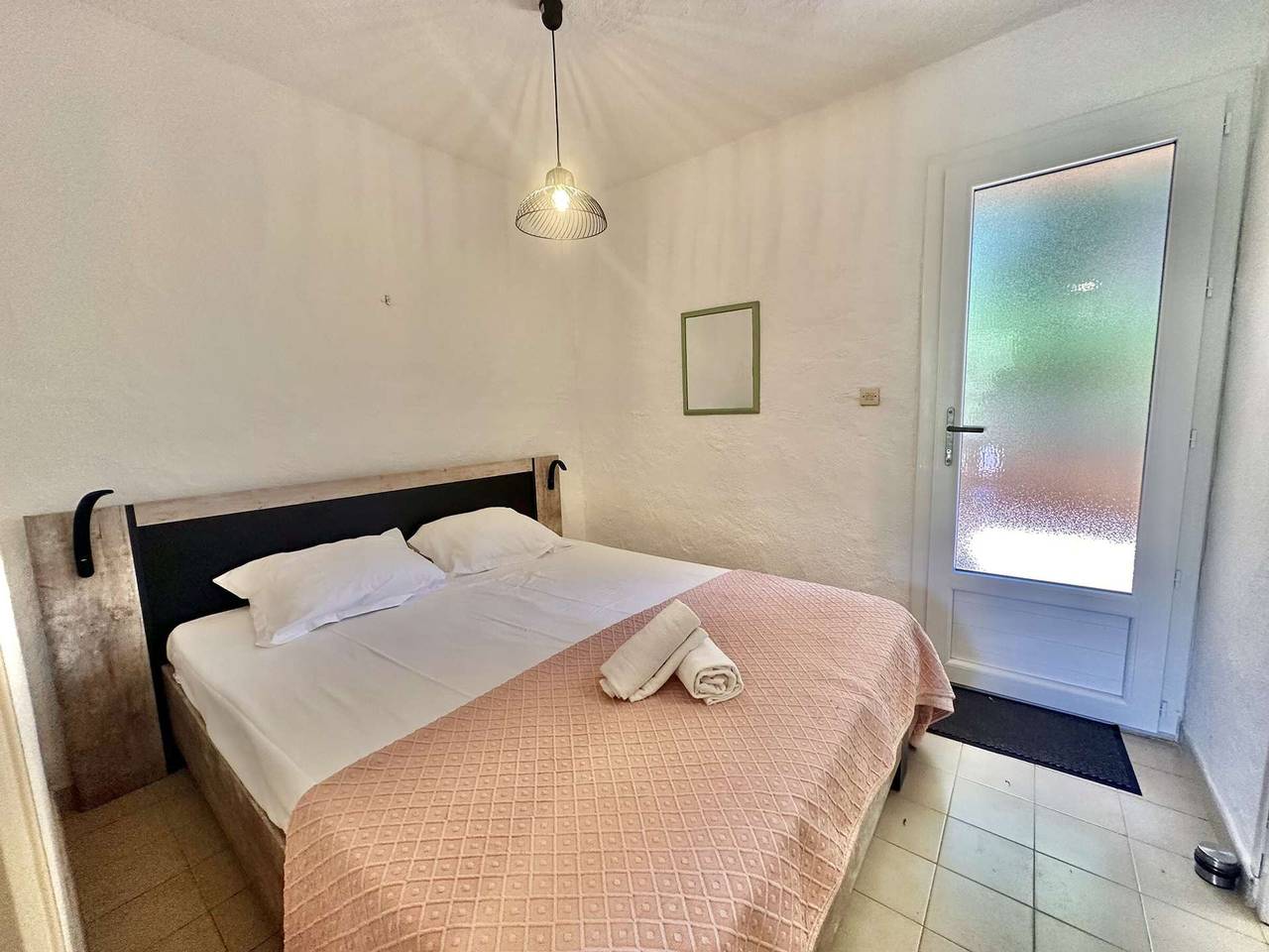 Mini-villa con aire acondicionado, terraza y parking cerca de la playa de Pinarello in Zonza, Distrito de Sartène