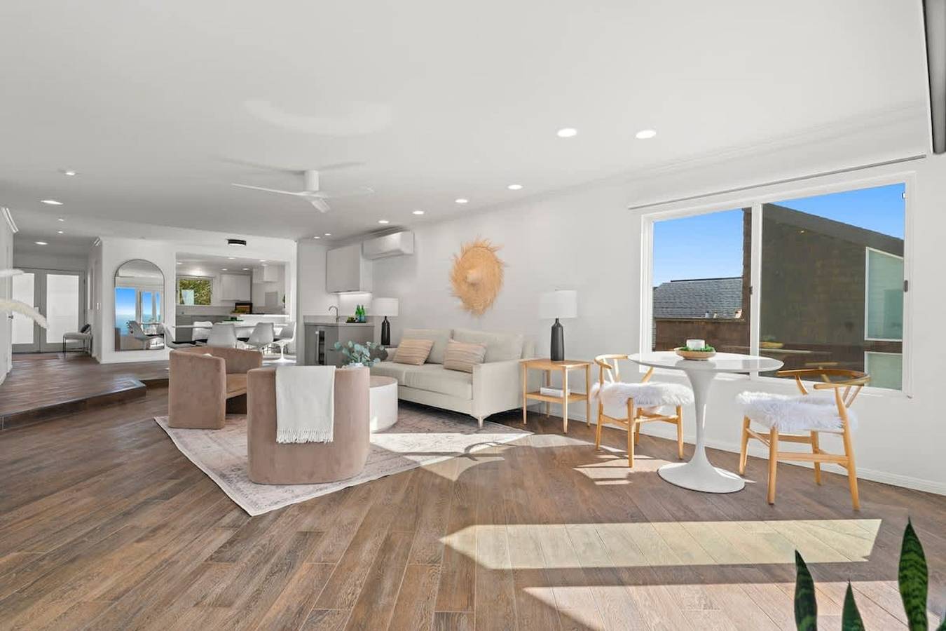 Oceanfront  Ac  Fully Remodeled Unit in Solana Beach, San Diego County