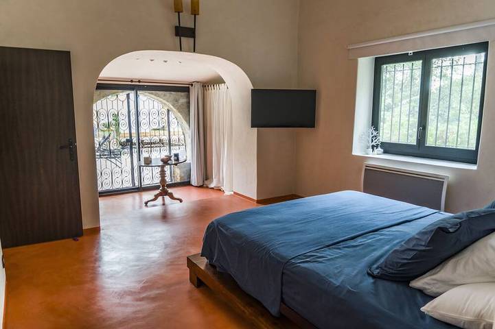 Antiguo granero renovado a nueve in Bagnols-sur-Cèze, Region de Nimes