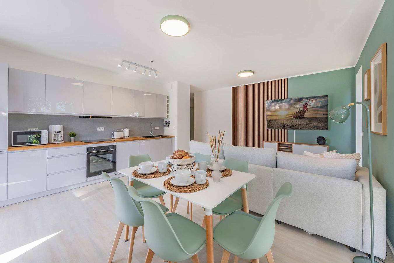 Ganze Wohnung, Moderne Ferienwohnung in Kölpinsee mit Balkon, fußläufig zum Strand & See in Kölpinsee, Loddin