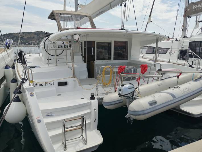 Boat for 8 people in England