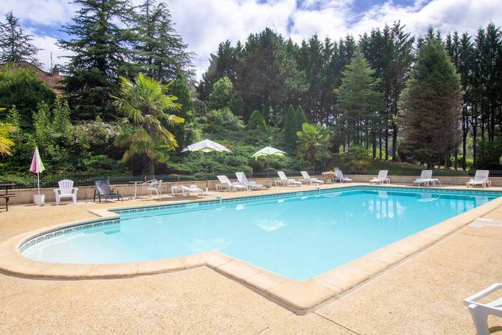 Cottage for 4 people, with pool and terrace, with pets in Dordogne