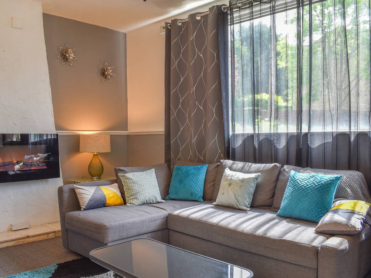 Huddersfield House, Wood View in Huddersfield, West Yorkshire