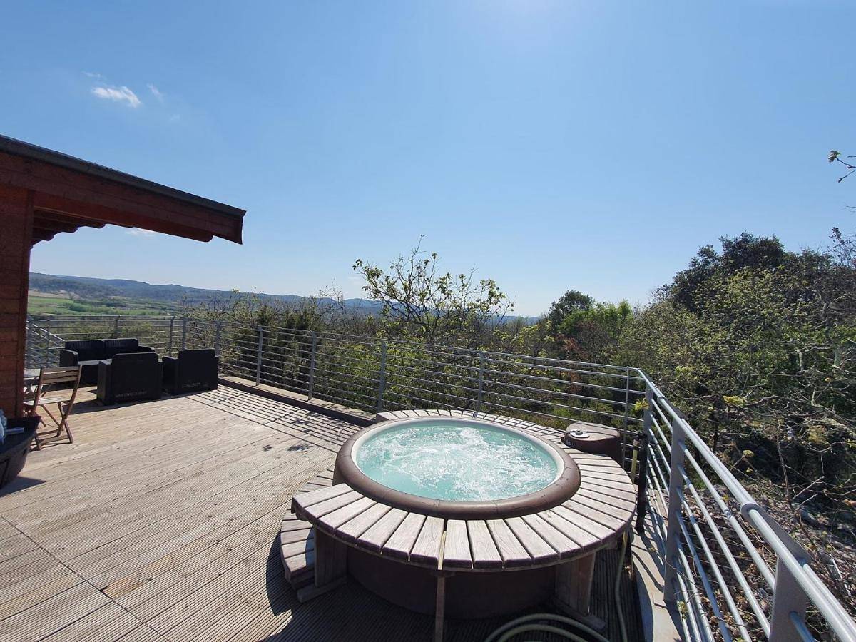 Suite Nid d'Amour et Spa privatif in Vogüé, Ardèche
