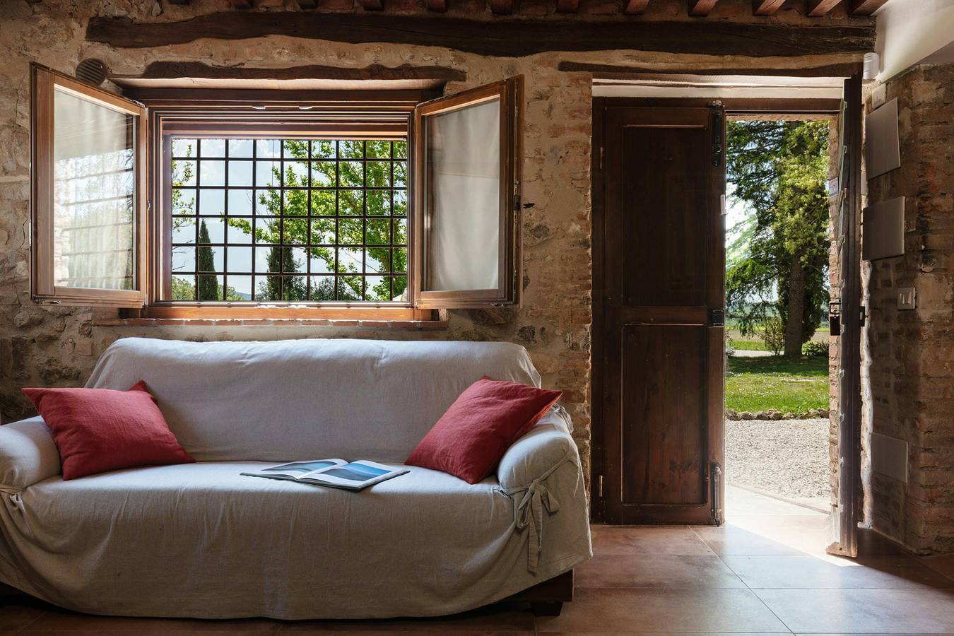 Entire apartment, Apartment in farmhouse with spa in Maremma in Massa Marittima, Grosseto Province