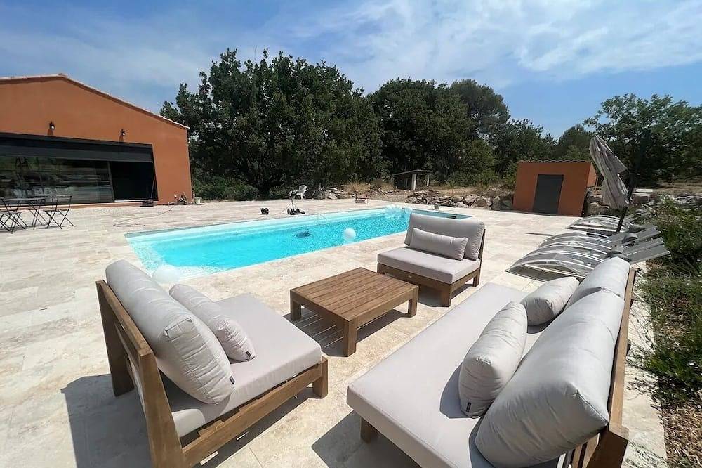 Near Aix en Provence - Architect-designed house with century-old oak tree in Fuveau, Aix-en-Provence und Umgebung