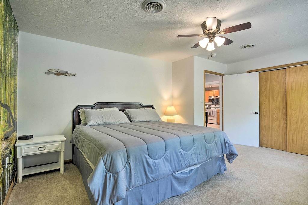 Cabin for 4 Guests in Table Rock Lake, Ozark Mountains