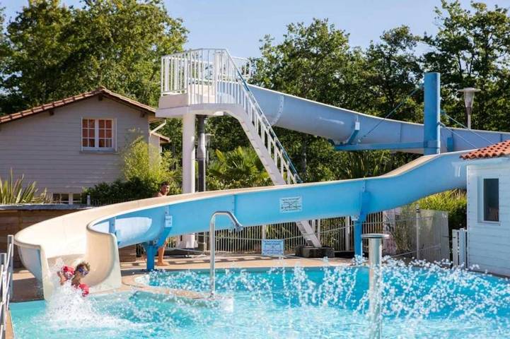 Camping pour 8 personnes, avec bassin pour enfant à Soulac-sur-Mer - 3