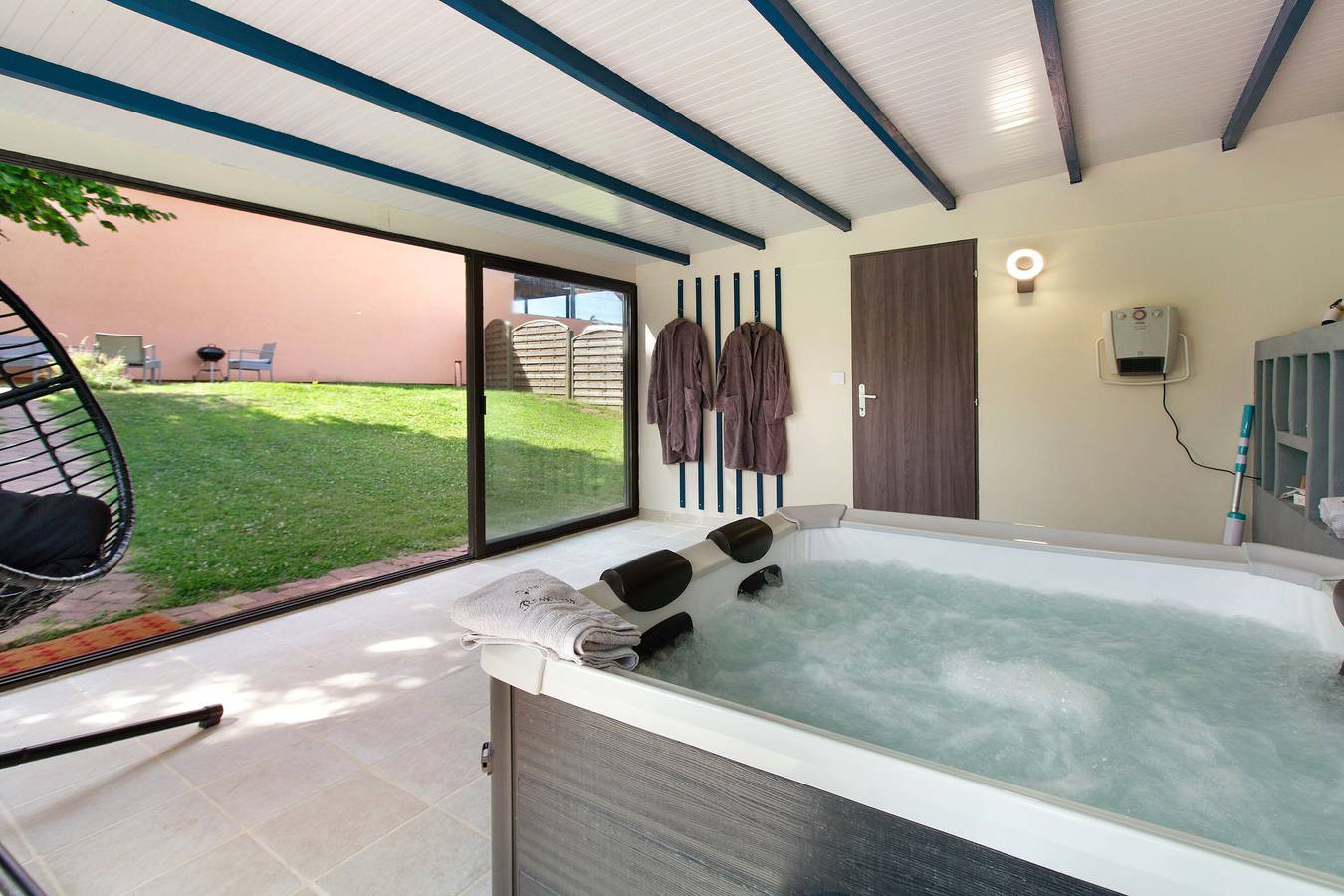 Gîte Ressources: Jacuzzi, private Terrasse & Garten in Sainte-Honorine-du-Val-de-Seine, Le Havre und Umgebung