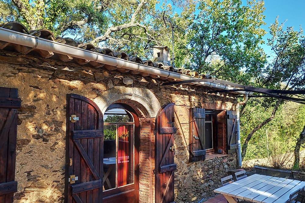 Appartement entier, Le Cabanon Dans La Foret in La Garde-Freinet, Côte méditerranéenne (France)