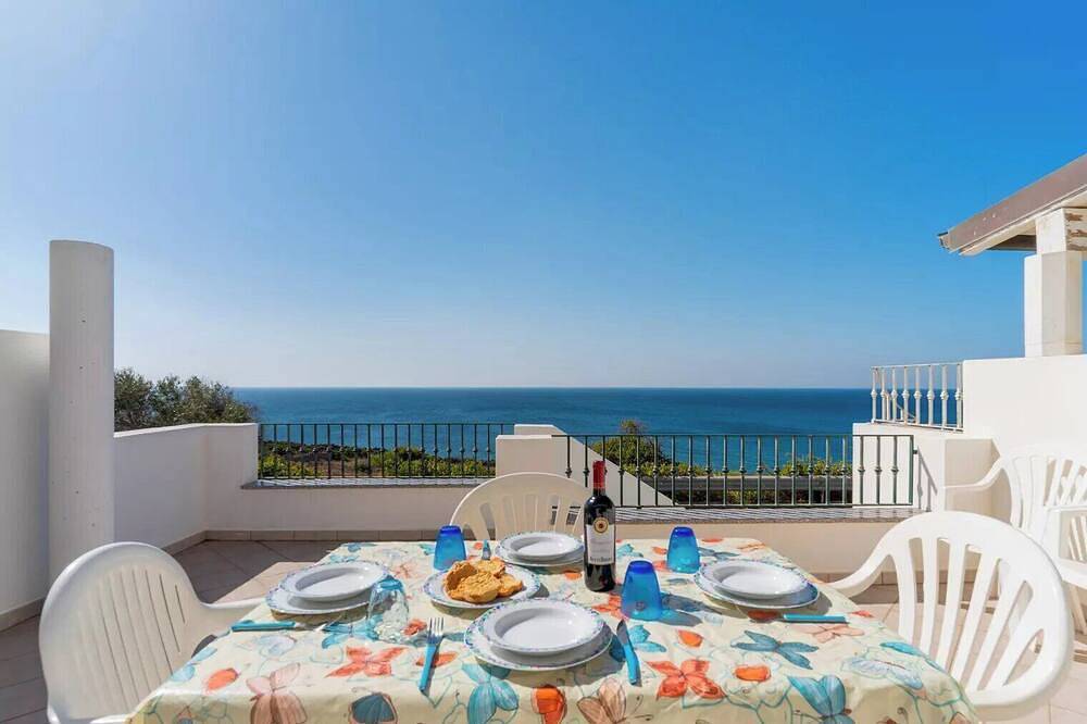 Villetta per 6 persone con bellissima vista mare in Marina di San Gregorio, Patù