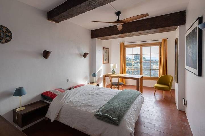 Maison de caractère au coeur du village médieval in Tourrettes-sur-Loup, Côte méditerranéenne (France)