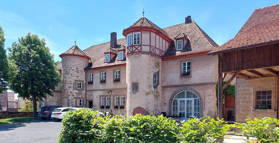 Ferienwohnung für 5 Personen, mit Balkon und Terrasse sowie Garten