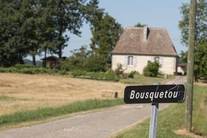 Location de vacances pour 6 personnes, avec piscine à Saint-Eutrope-de-Born