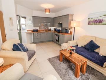 Log Cabin for 4 People in Buxton, Peak District, Photo 4