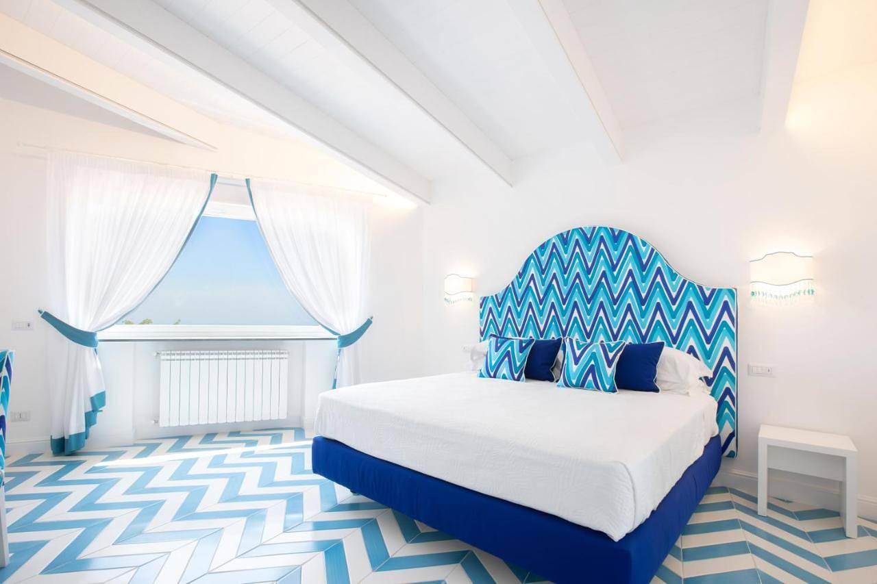 Yourhome - Villa Veronica Luxury Suites in Amalfi coast in Piano di Sorrento, Sorrento Coast