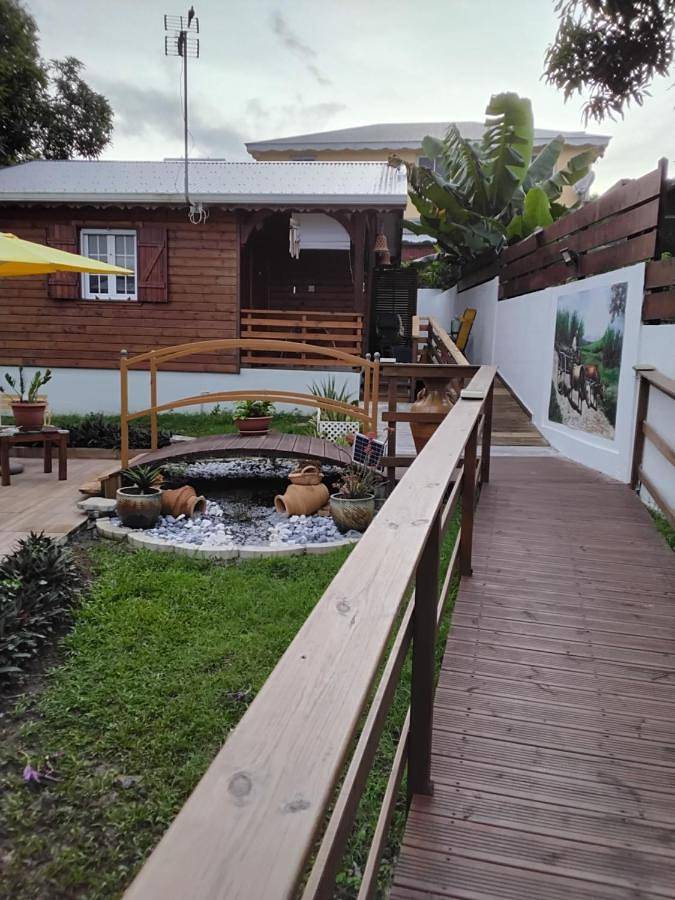 Location de vacances pour 2 personnes, avec jardin et vue à Les Abymes - 2