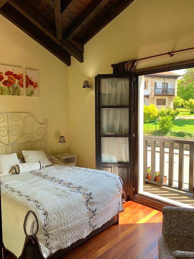 Ferienwohnung für 4 Personen, mit Balkon und Terrasse sowie Garten und Ausblick in Santillana del Mar