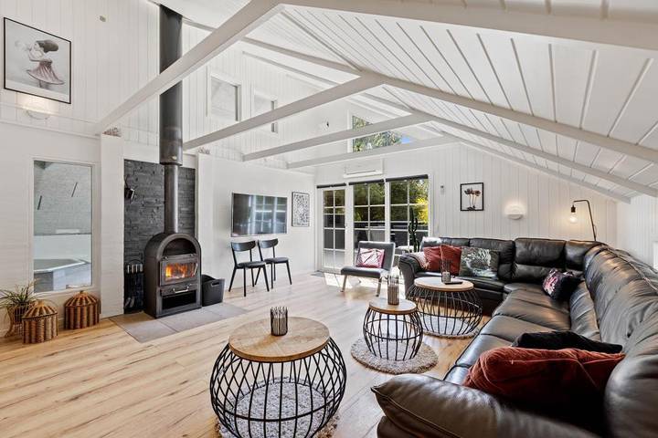 Ferienhaus für 10 Personen, mit Balkon/Terrasse und Whirlpool sowie Pool und Sauna in Blavand - 2