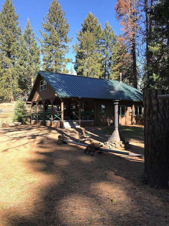 Log cabin for 6 people in Oregon