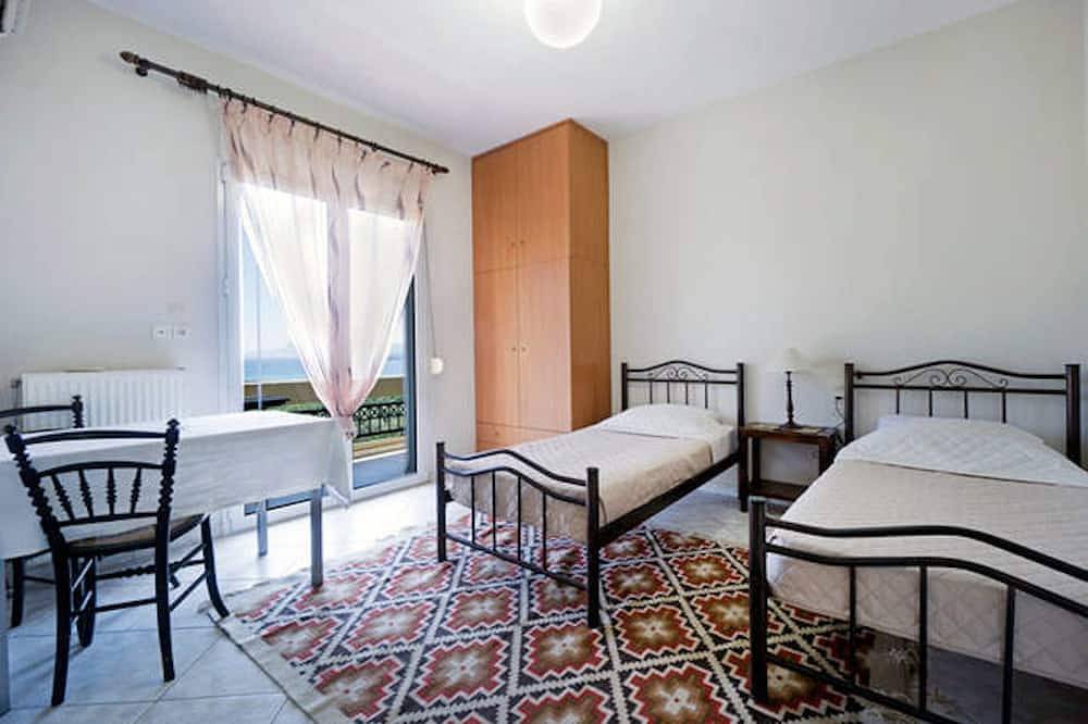 Apartamento entero, Estudio Con Vistas Al Mar, Al Lado De La Playa, Naturaleza Alrededor, Cerca De La Autopista in Region de Chania
