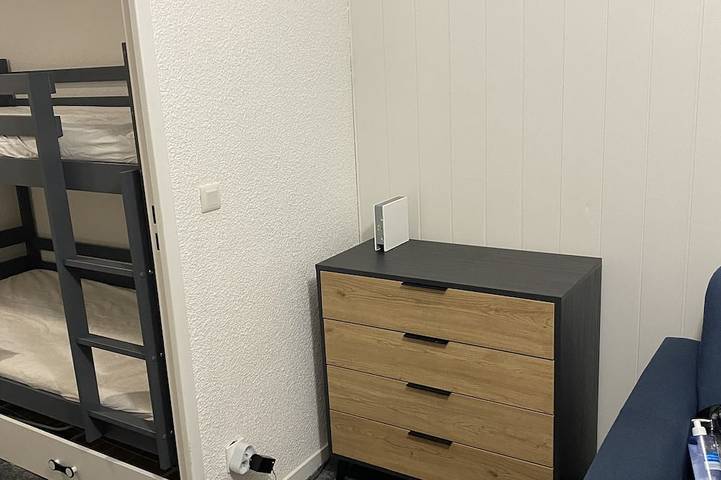 Appartement entier, Studio au  cœur et aux pieds des pistes de la station 1600m, immeuble saporo in Puy-Saint-Vincent, Parc national des Écrins