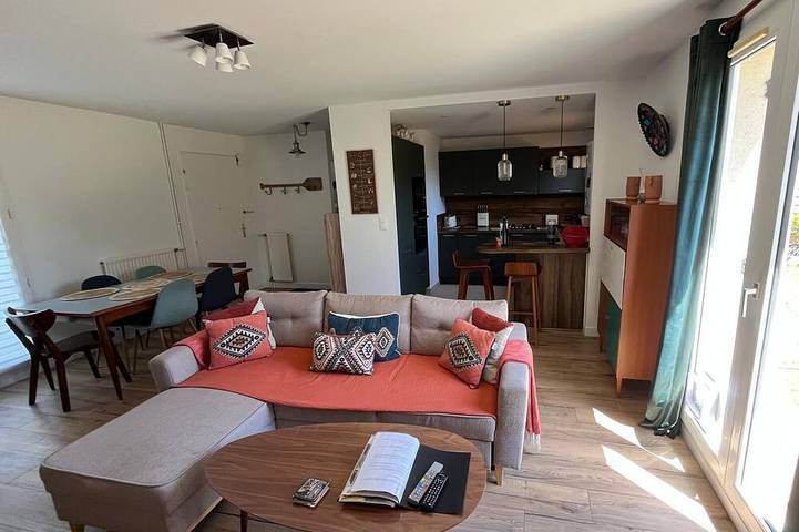 Location de vacances pour 4 personnes, avec jardin à Ranville
