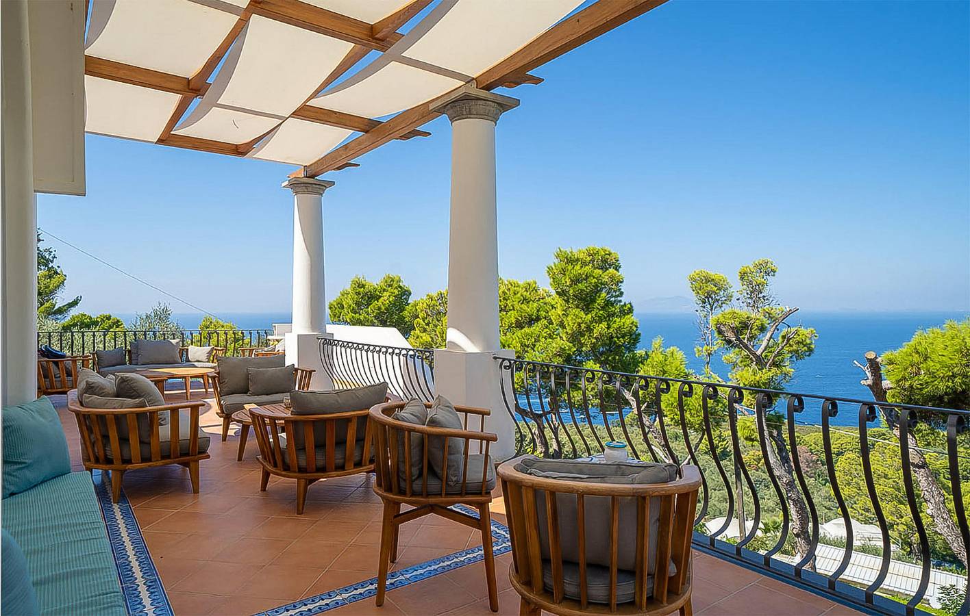 Appartamento vista mare con piscina e parcheggio, Capri in Anacapri, Napoli e dintorni