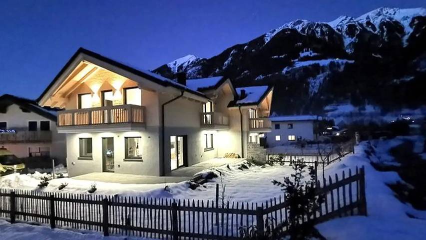 Ferienhaus für 9 Personen, mit Garten und Whirlpool