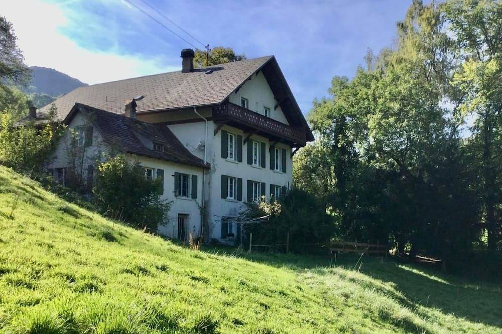 Ganze Wohnung, Hof unterer Dürrenberg / Langenbruck in Langenbruck, Region Basel RDK