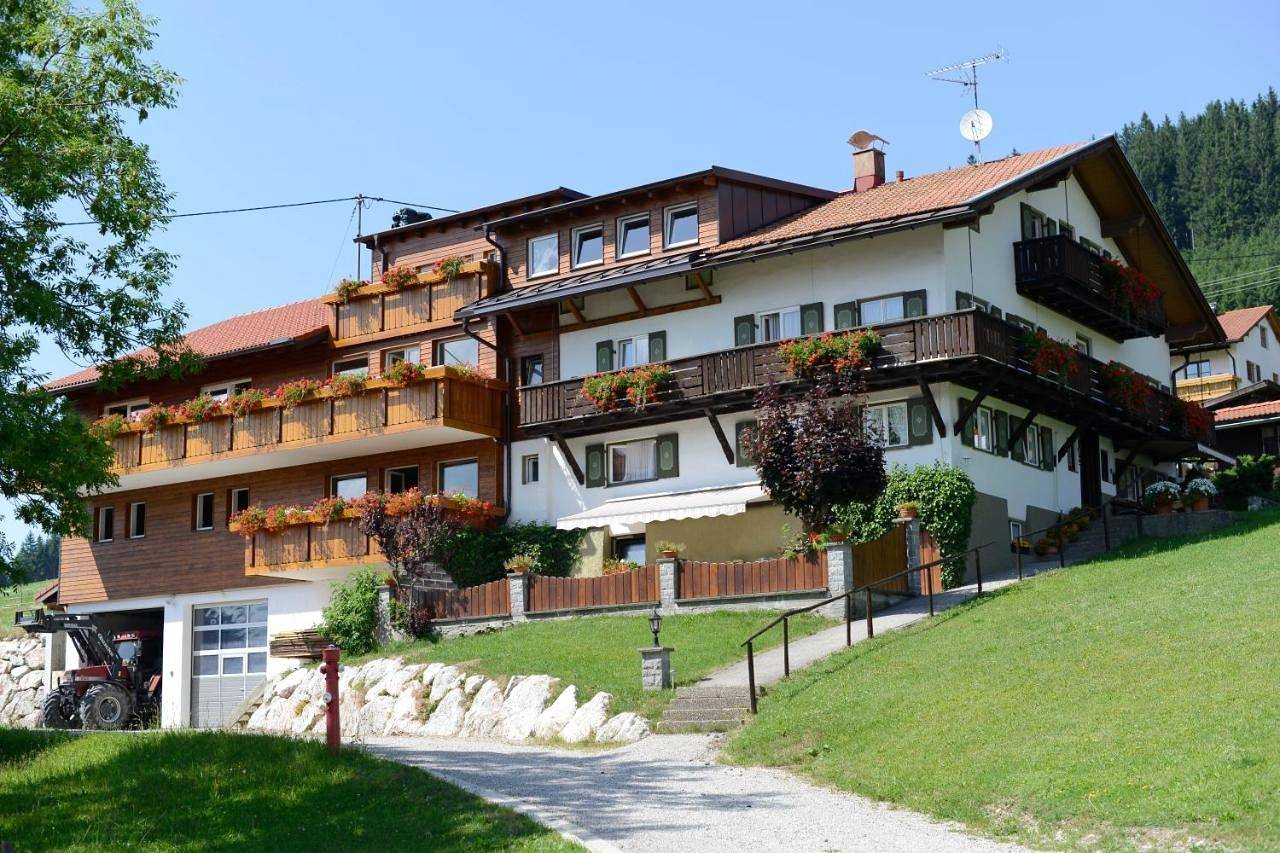 Ganze Wohnung, Apartment with Balcony in Jungholz, Bayerische Alpen