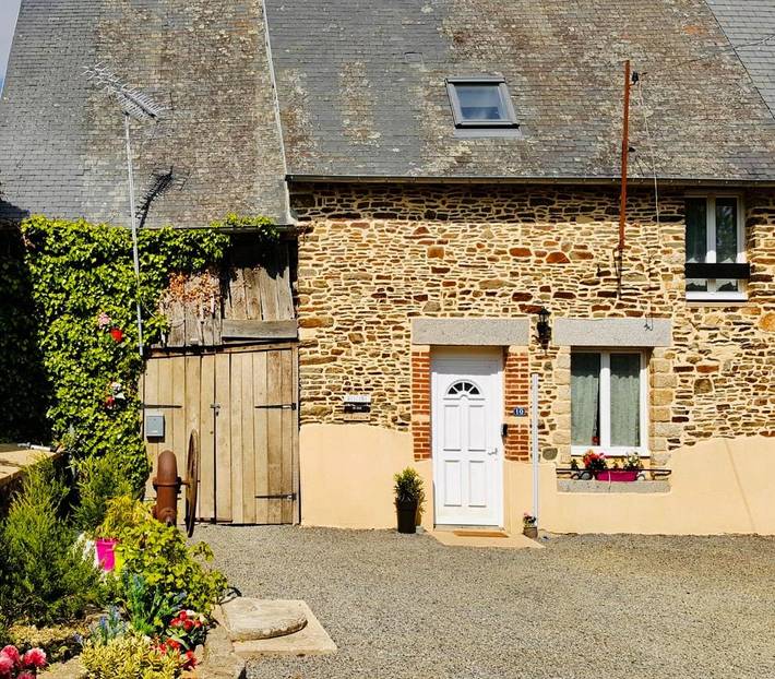 Location de vacances pour 4 personnes, avec vue et jardin à Aucey-la-Plaine