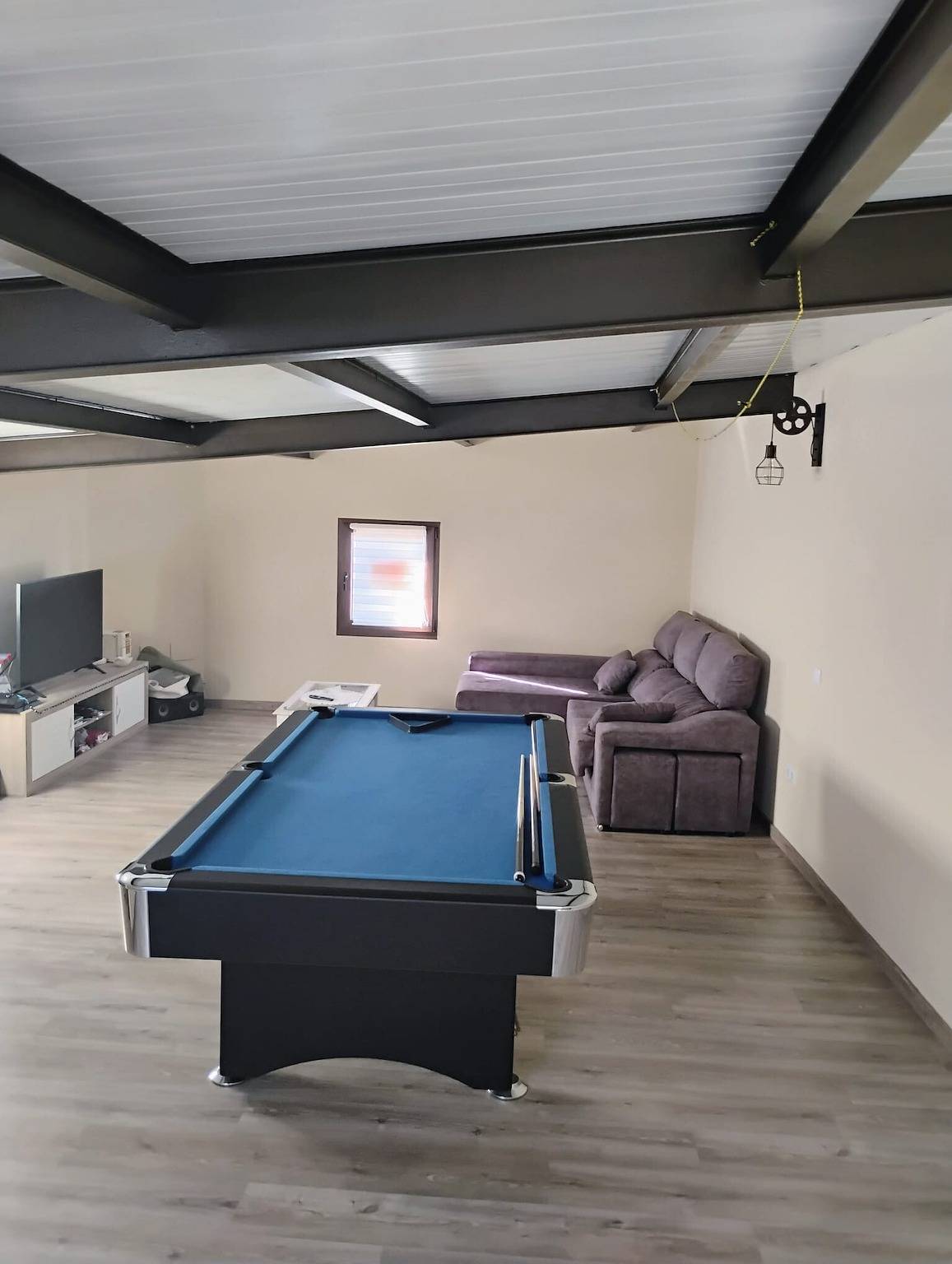 Holiday Home 'Beiramar' with Private Terrace and Wi-Fi in Praia da Ribeira Grande (Boiro), Boiro