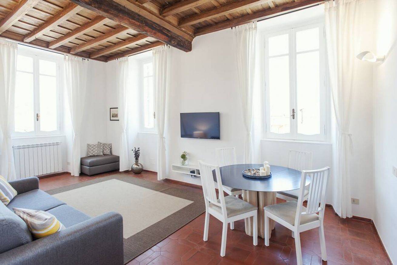 Entire apartment, Lungaretta 3 - Nice and cozy apartment for 4  in Trastevere, Rome