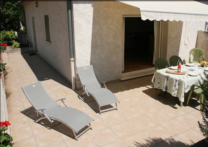 Gîte pour 6 personnes, avec terrasse et jardin à Bollène - 2