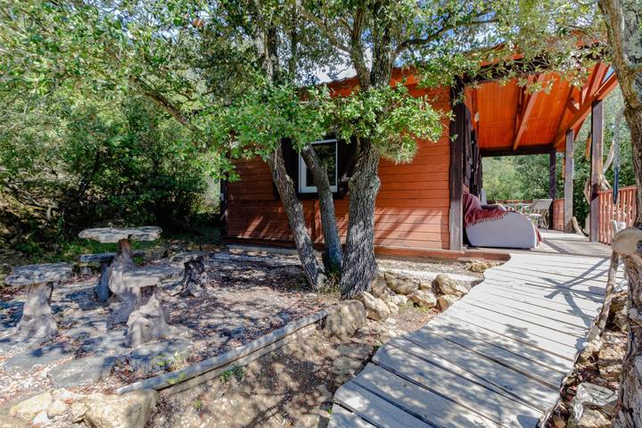 Chalet pour 4 personnes, avec jacuzzi et piscine ainsi que terrasse et jardin, animaux acceptés dans l' Aude - 2